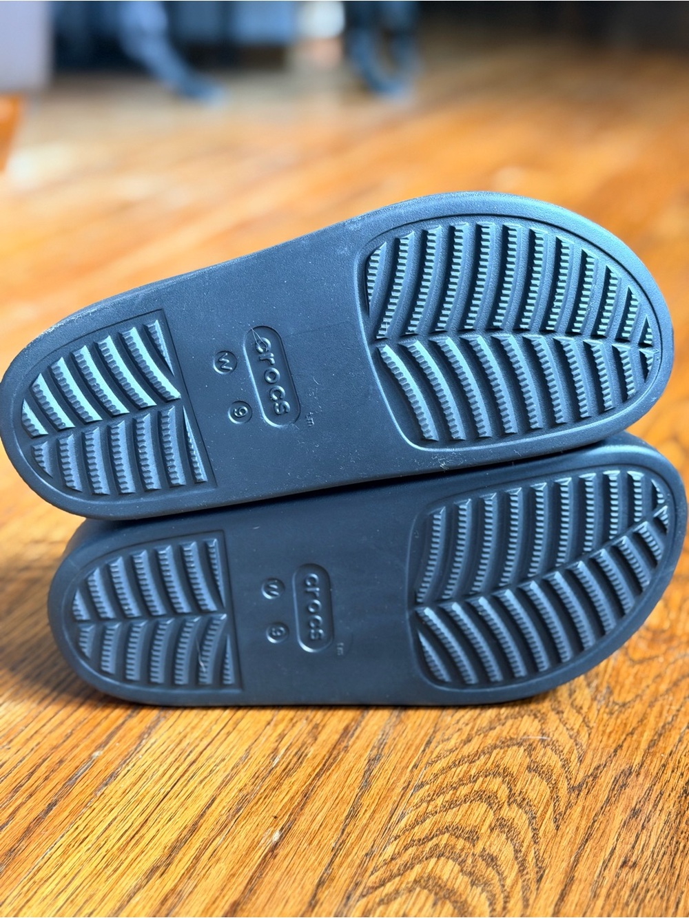 CROCS Dylan Platform Clogs- new without tags! - Picture 3 of 5